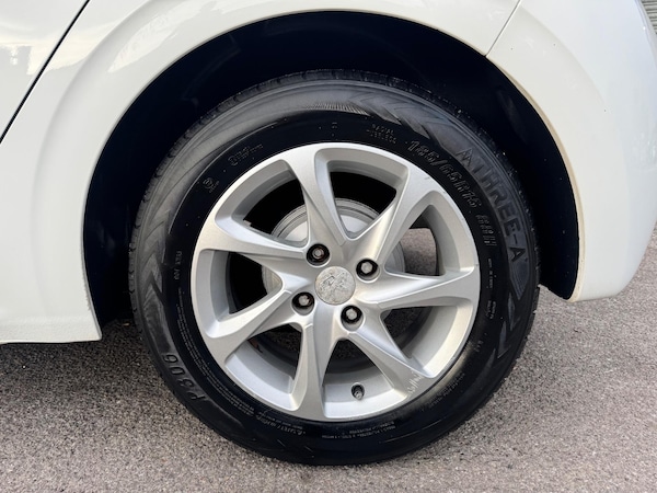 Used Peugeot 208 2013 for sale - 76247397: Photo 19