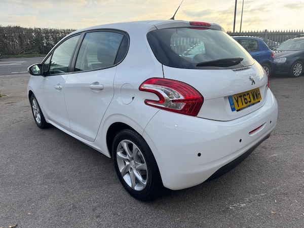 Used Peugeot 208 2013 for sale - 76247397: Photo 6
