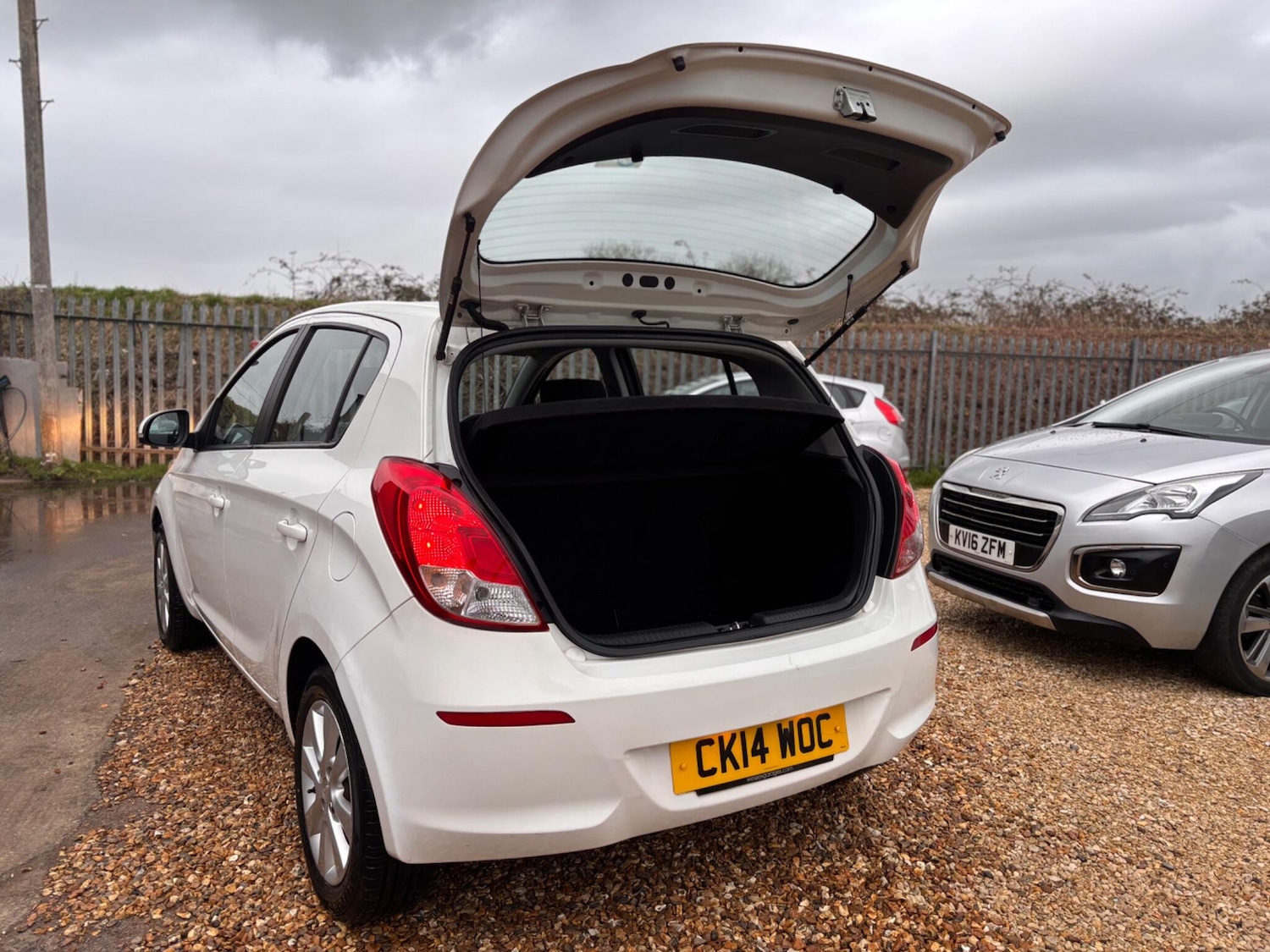 Used Hyundai i20 2014 for sale - 77549506: Photo 4