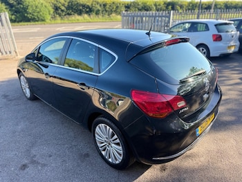 Used Vauxhall Astra 2015 for sale - 78830423: Photo