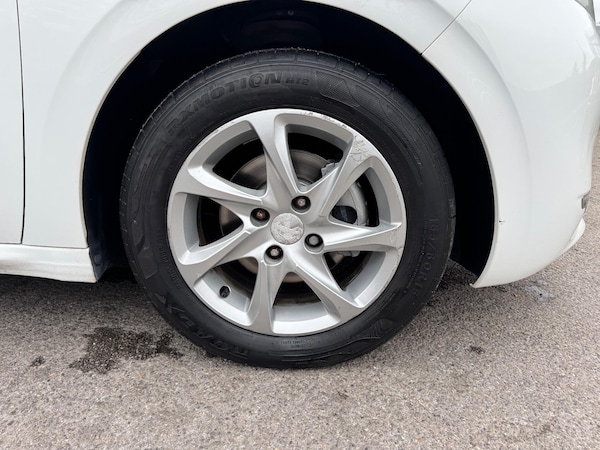 Used Peugeot 208 2013 for sale - 76239615: Photo 15