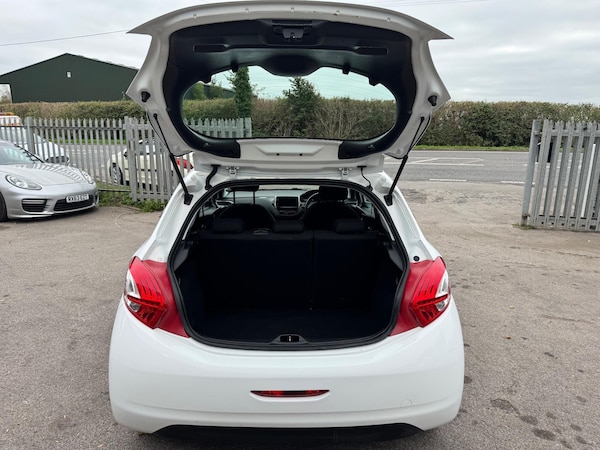 Used Peugeot 208 2013 for sale - 76239615: Photo 9
