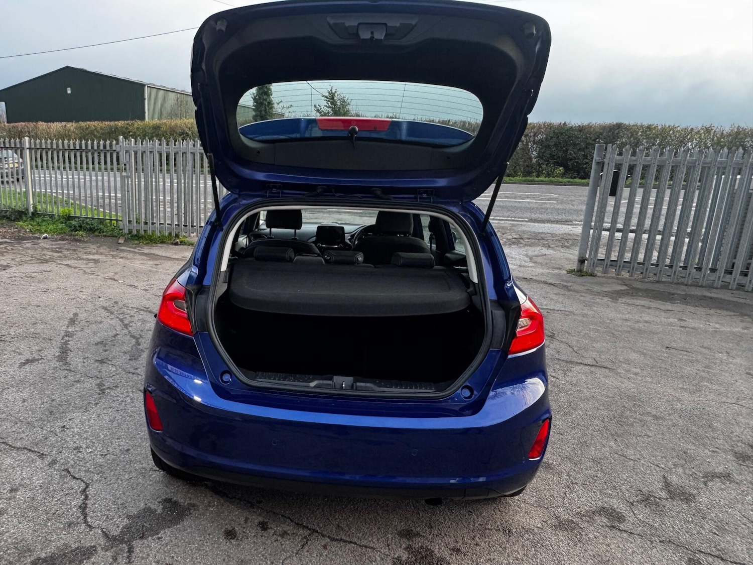 Used Ford Fiesta 2017 for sale - 76607996: Photo 24