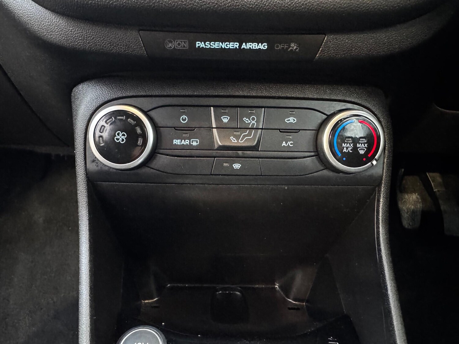 Used Ford Fiesta 2017 for sale - 76607996: Photo 34