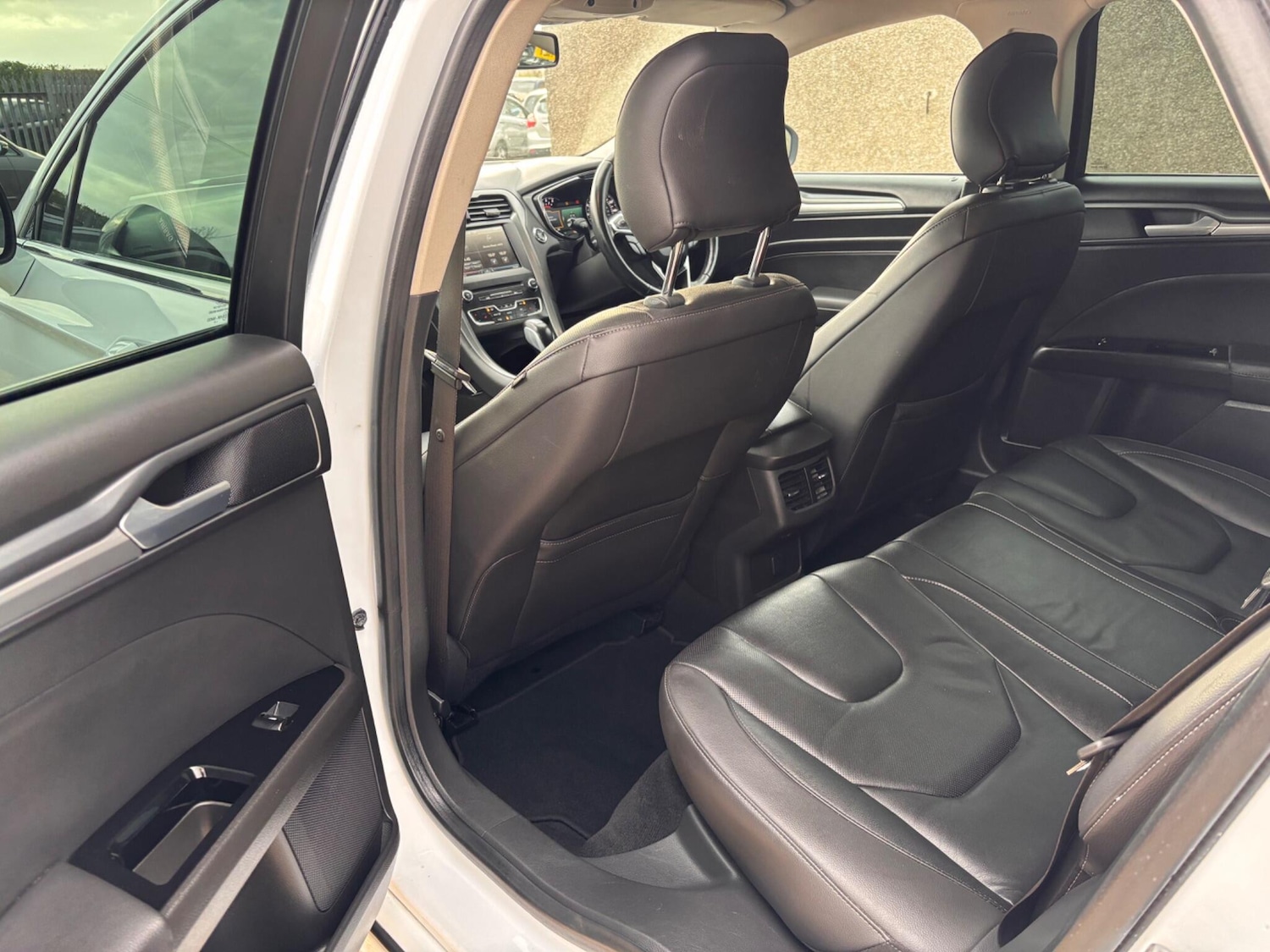 Used Ford Mondeo 2015 for sale - 78057819: Photo 16