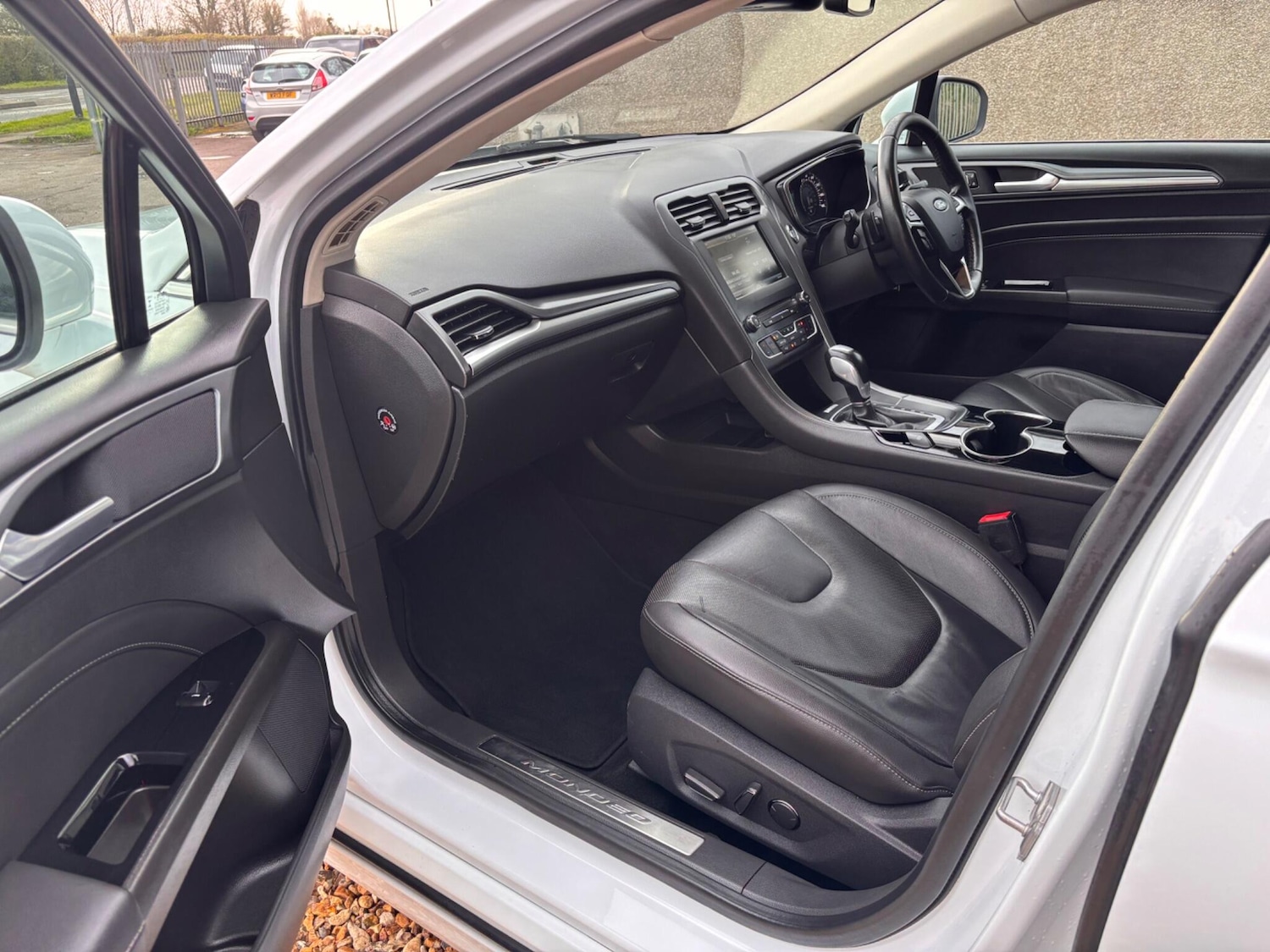 Used Ford Mondeo 2015 for sale - 78057819: Photo 36