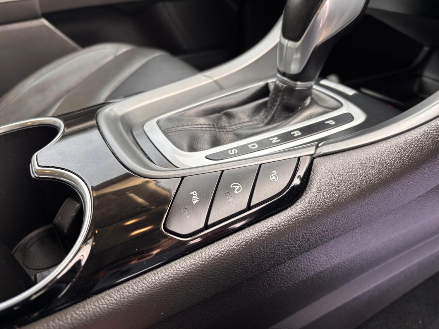 Used Ford Mondeo 2015 for sale - 78057819: Photo 38