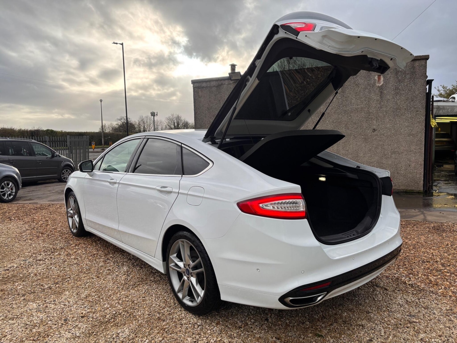 Used Ford Mondeo 2015 for sale - 78057819: Photo 4