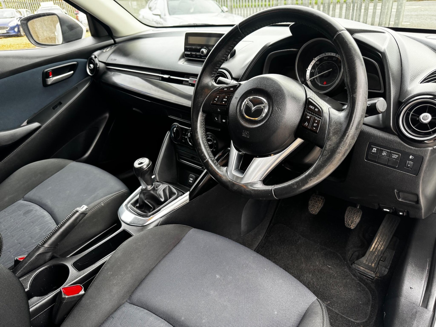 Used Mazda Mazda2 2016 for sale - 76498646: Photo 14