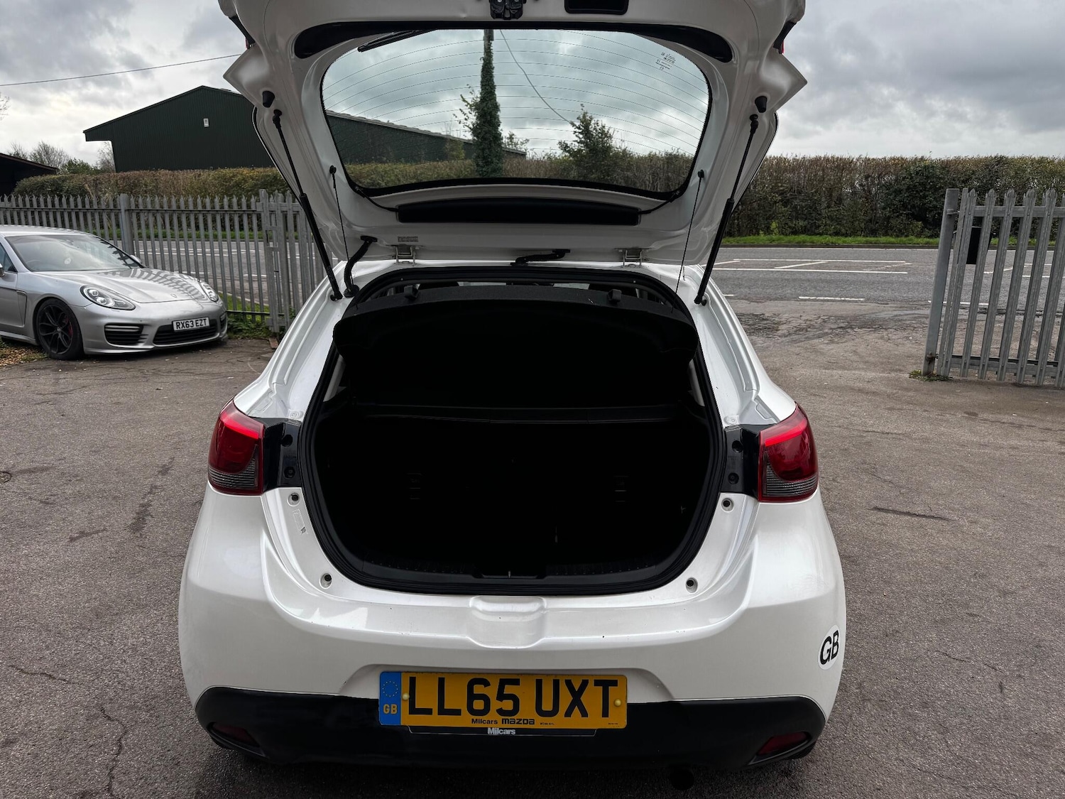 Used Mazda Mazda2 2016 for sale - 76498646: Photo 22