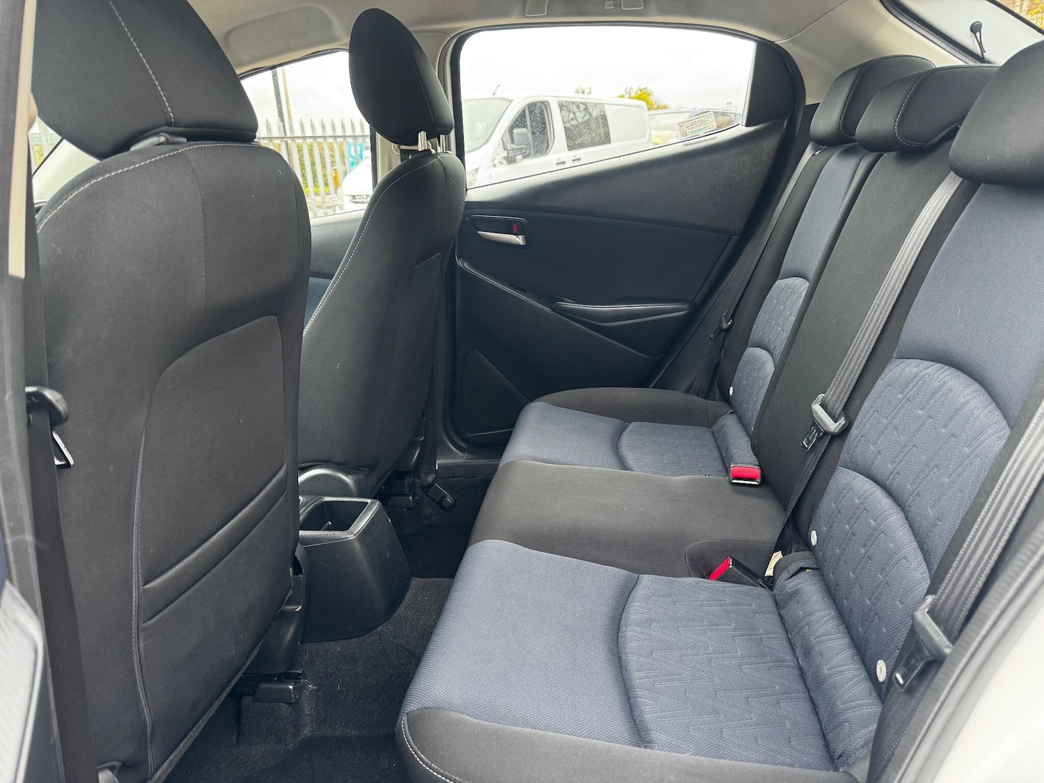 Used Mazda Mazda2 2016 for sale - 76498646: Photo 25