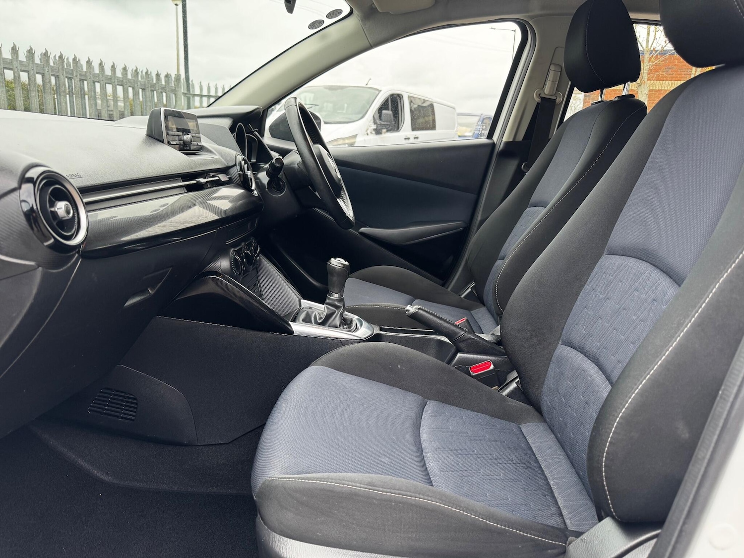 Used Mazda Mazda2 2016 for sale - 76498646: Photo 28