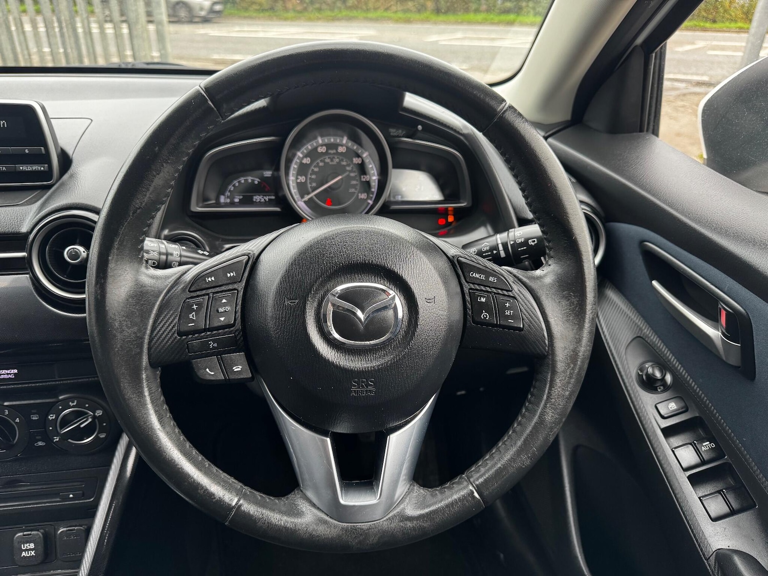 Used Mazda Mazda2 2016 for sale - 76498646: Photo 31