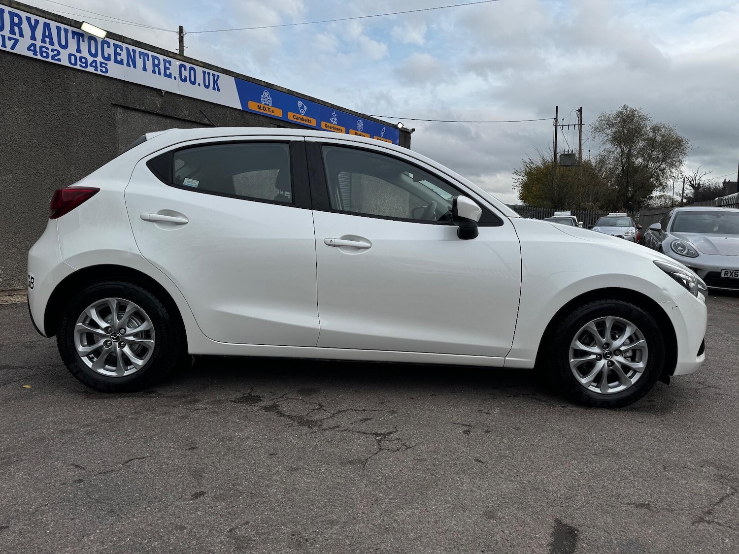 Used Mazda Mazda2 2016 for sale - 76498646: Photo 5
