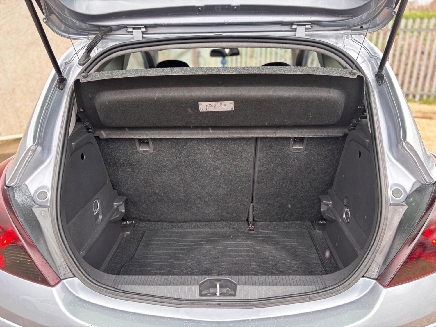 Used Vauxhall Corsa 2010 for sale - 77934214: Photo 19