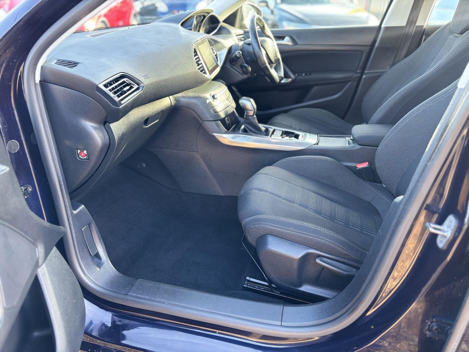 Used Peugeot 308 2016 for sale - 77028935: Photo 17