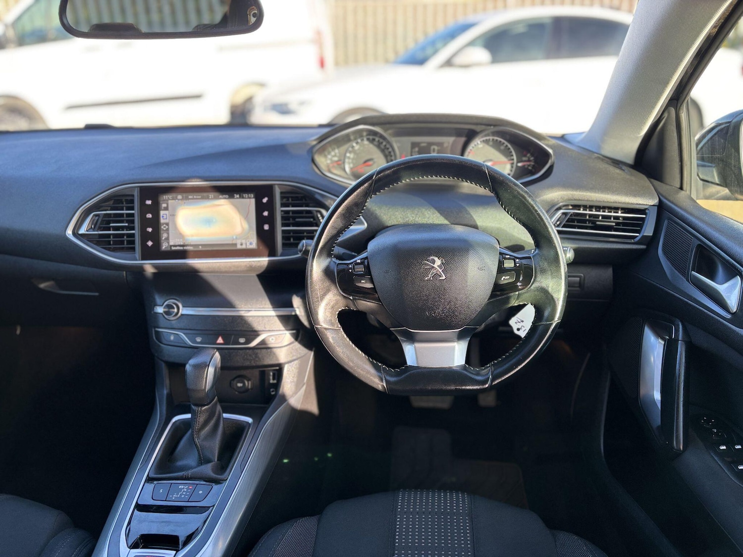 Used Peugeot 308 2016 for sale - 77028935: Photo 26