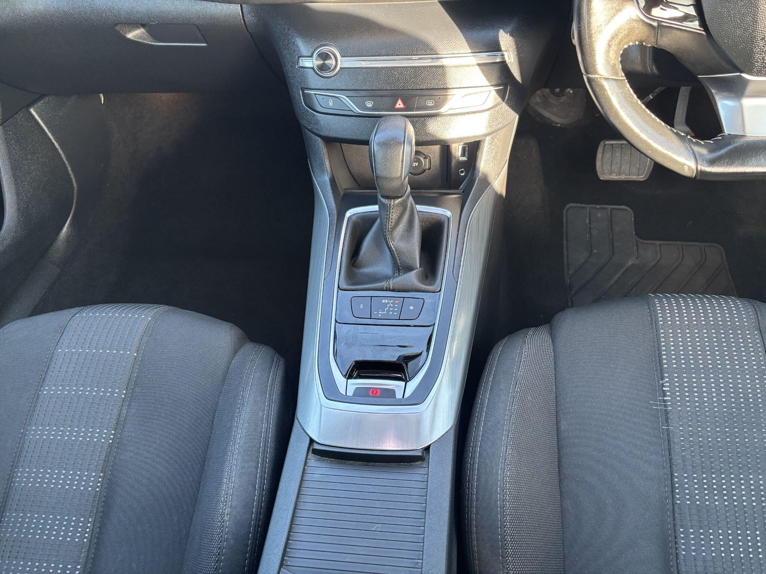 Used Peugeot 308 2016 for sale - 77028935: Photo 29