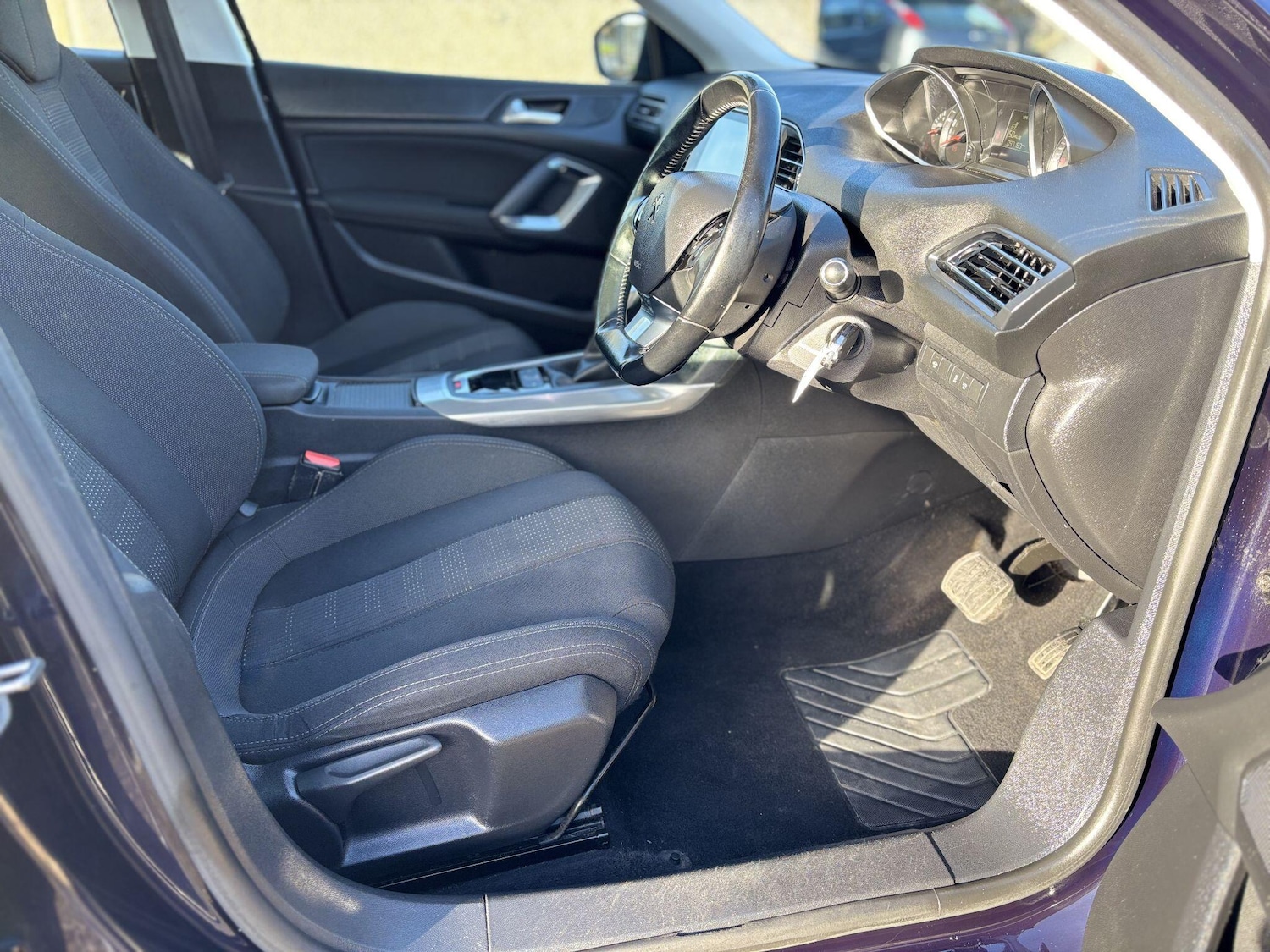 Used Peugeot 308 2016 for sale - 77028935: Photo 31