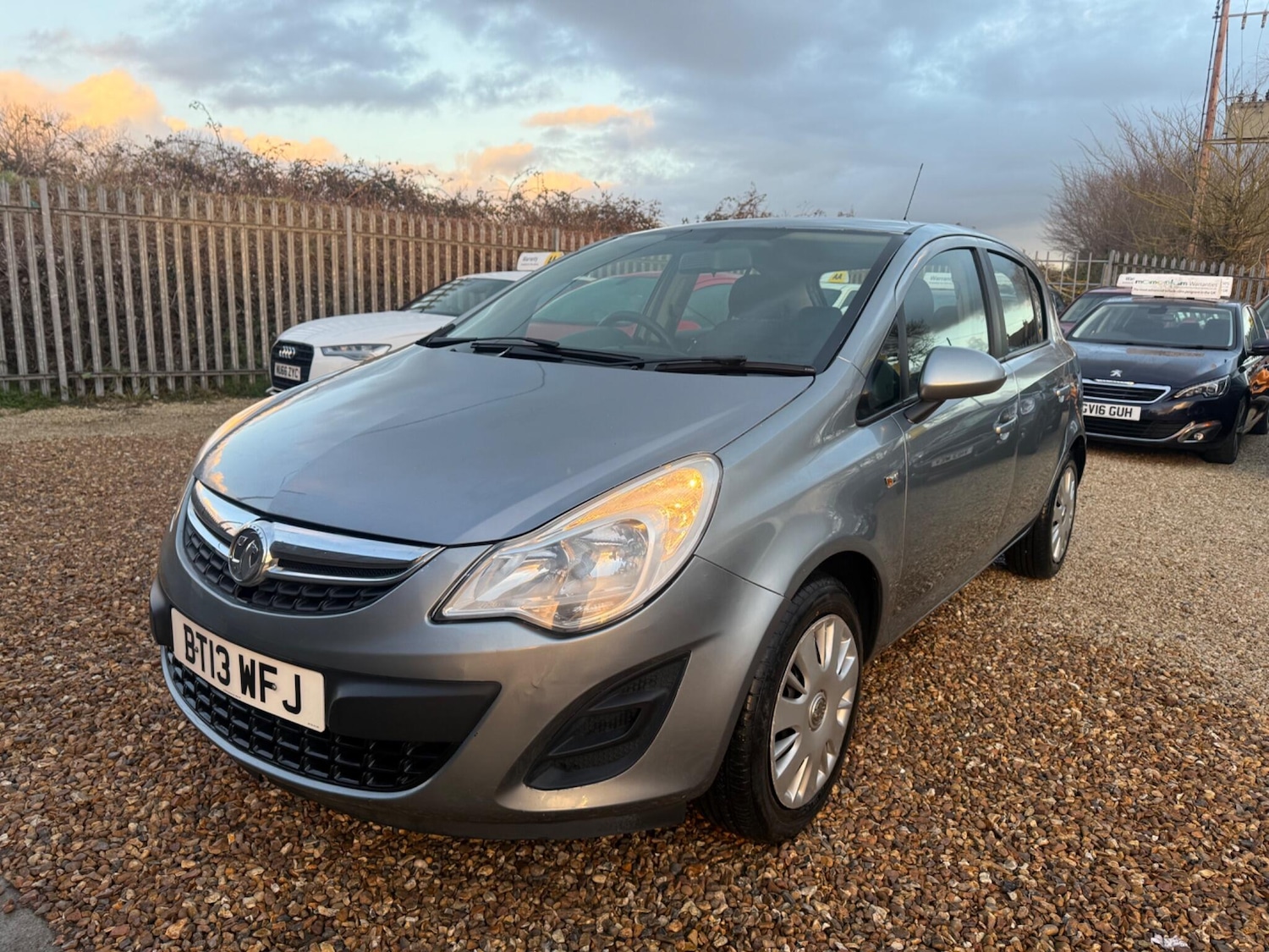 Used Vauxhall Corsa 2013 for sale - 77190783: Photo 3