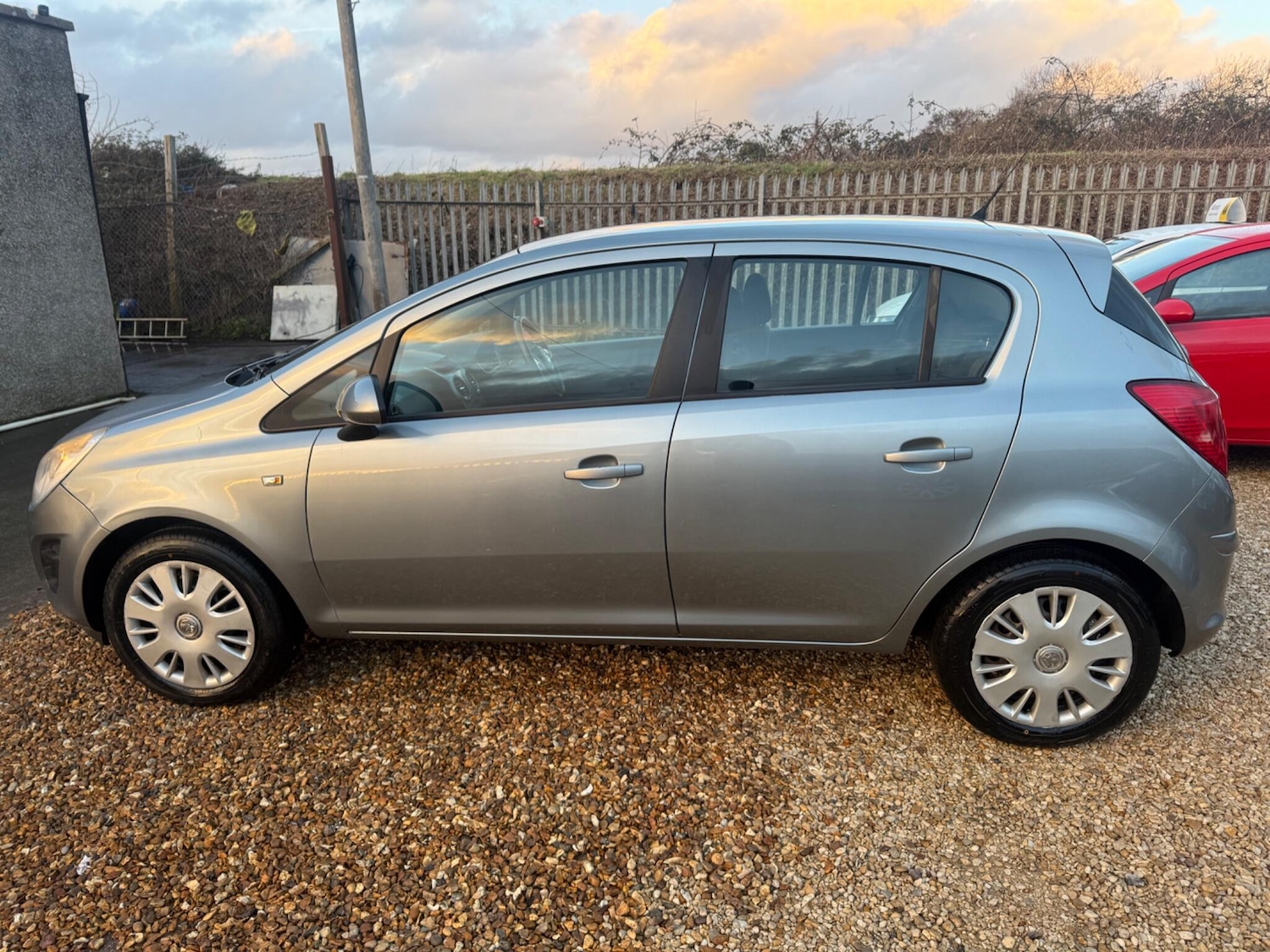 Used Vauxhall Corsa 2013 for sale - 77190783: Photo 4