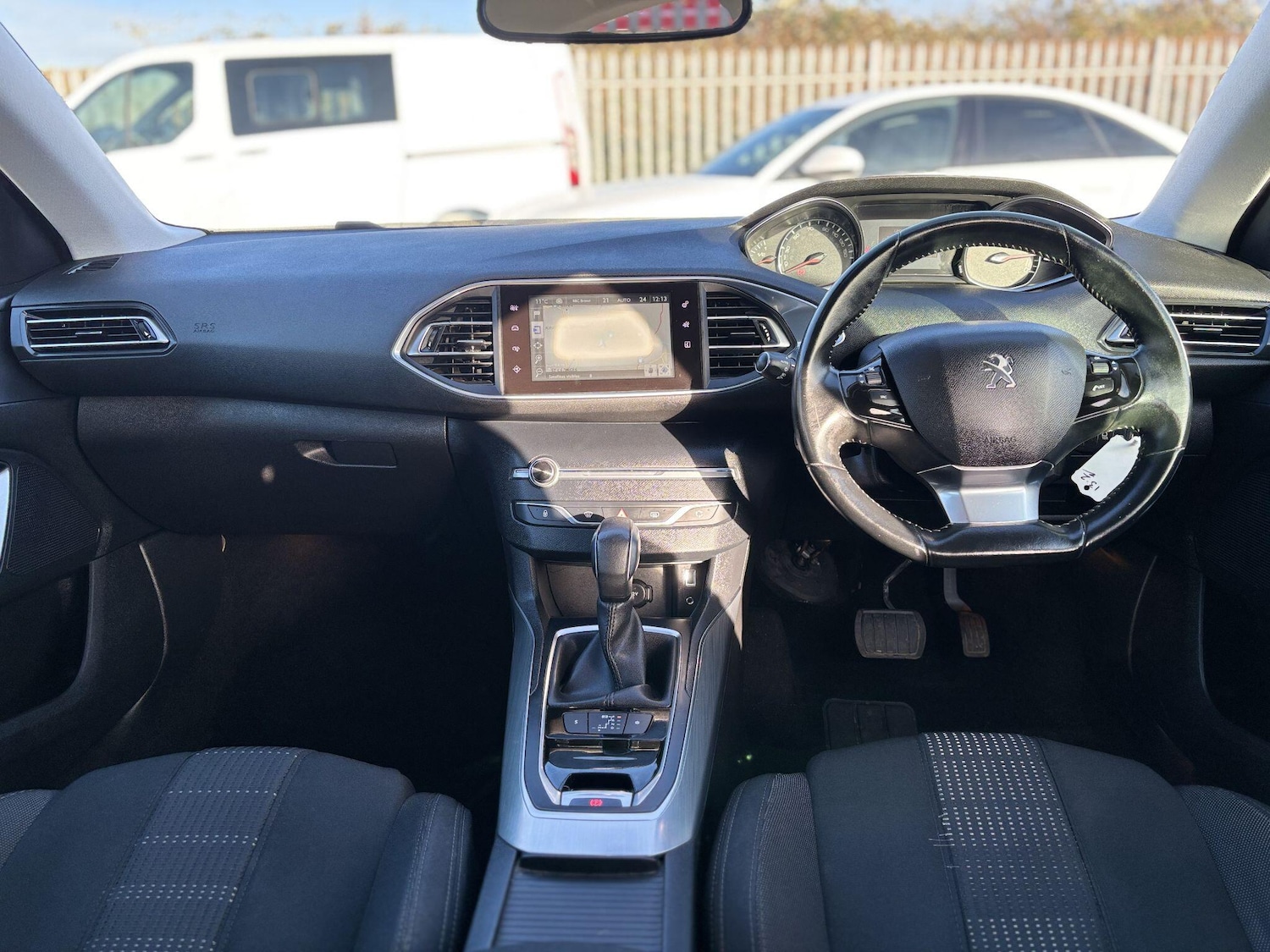 Used Peugeot 308 2016 for sale - 76964365: Photo 27