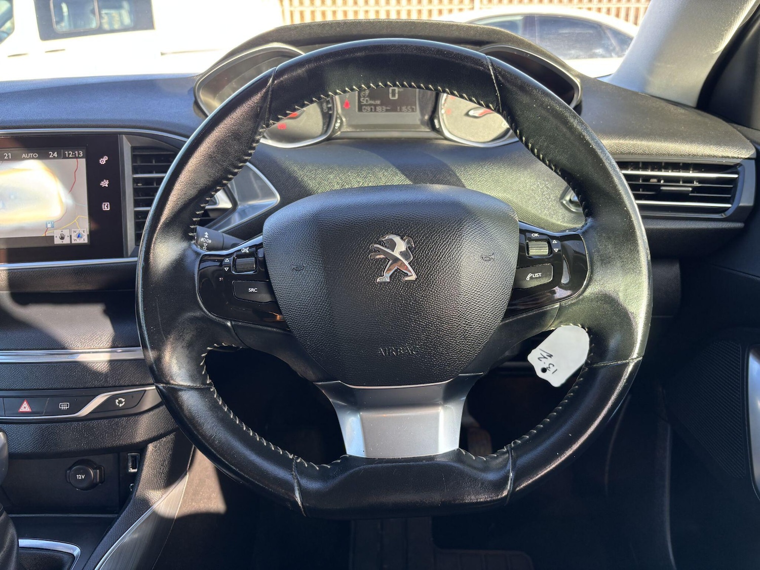 Used Peugeot 308 2016 for sale - 76964365: Photo 28