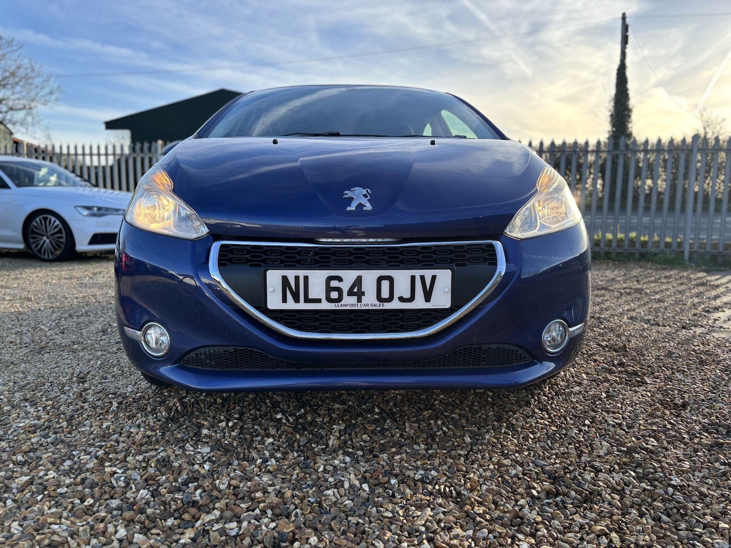 Used Peugeot 208 2014 for sale - 76926157: Photo 2
