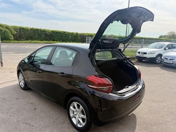 Used Peugeot 208 2016 for sale - 78347395: Photo