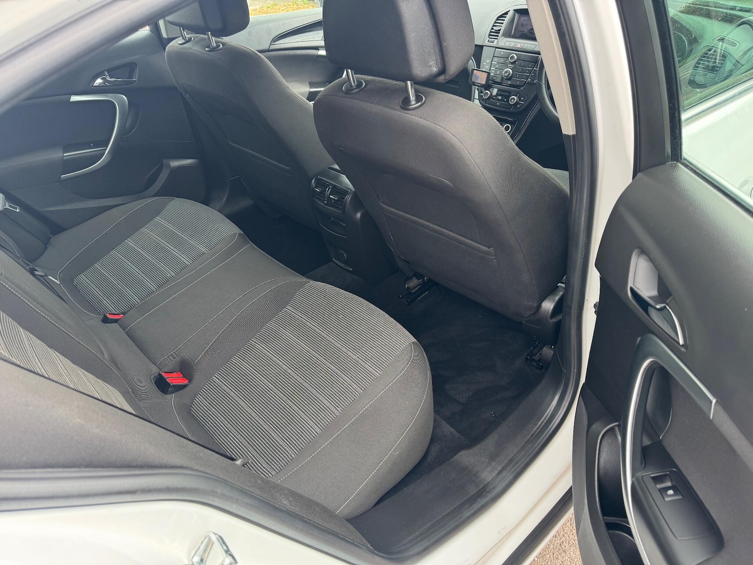 Used Vauxhall Insignia 2010 for sale - 76152222: Photo 9