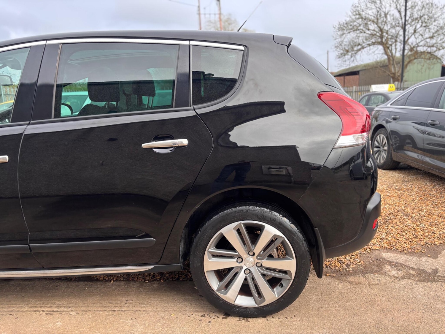 Used Peugeot 3008 2015 for sale - 77940608: Photo 25