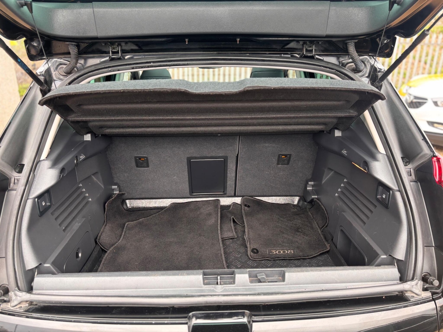 Used Peugeot 3008 2015 for sale - 77940608: Photo 30