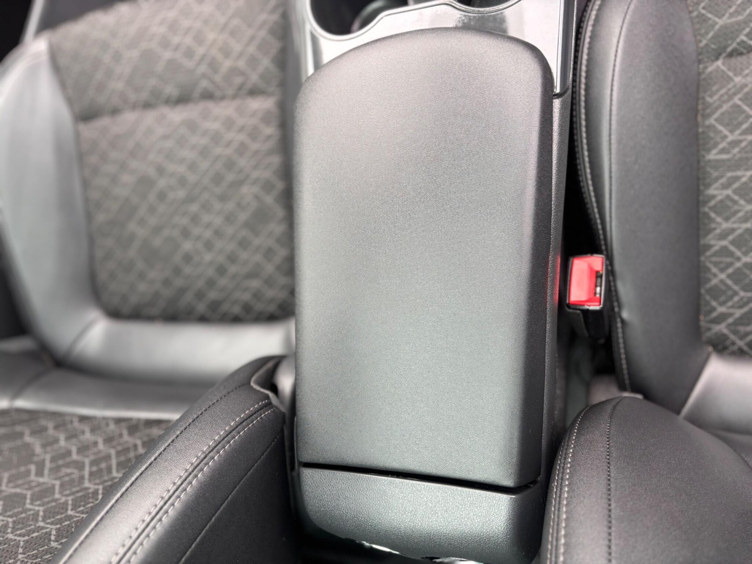 Used Peugeot 3008 2015 for sale - 77940608: Photo 31