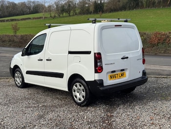Used Peugeot Partner 2018 for sale - 76910532: Photo