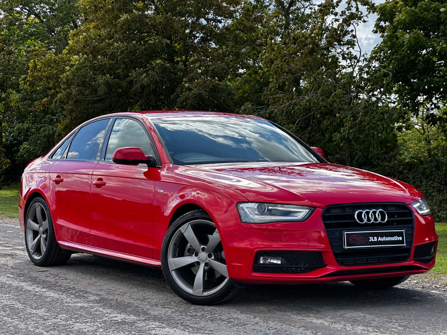 Used Audi A4 2014 for sale - 76696660: Photo 2