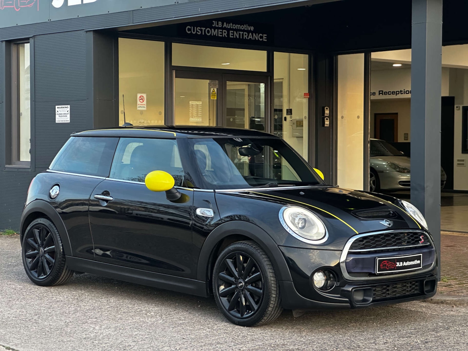Used MINI Hatch 2015 for sale - 77736125: Photo 2