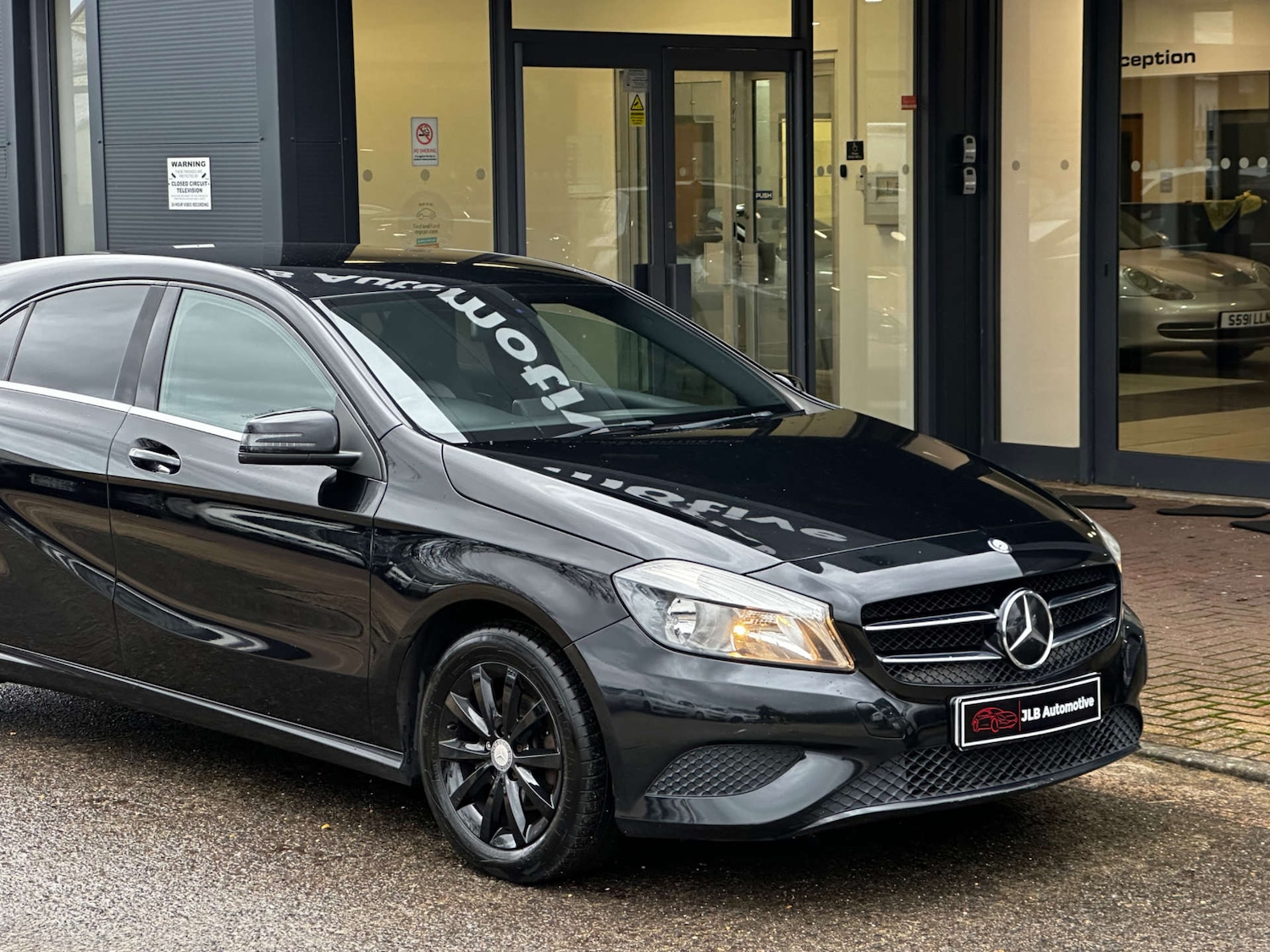 Used Mercedes-Benz A-Class 2013 for sale - 77313735: Photo 2