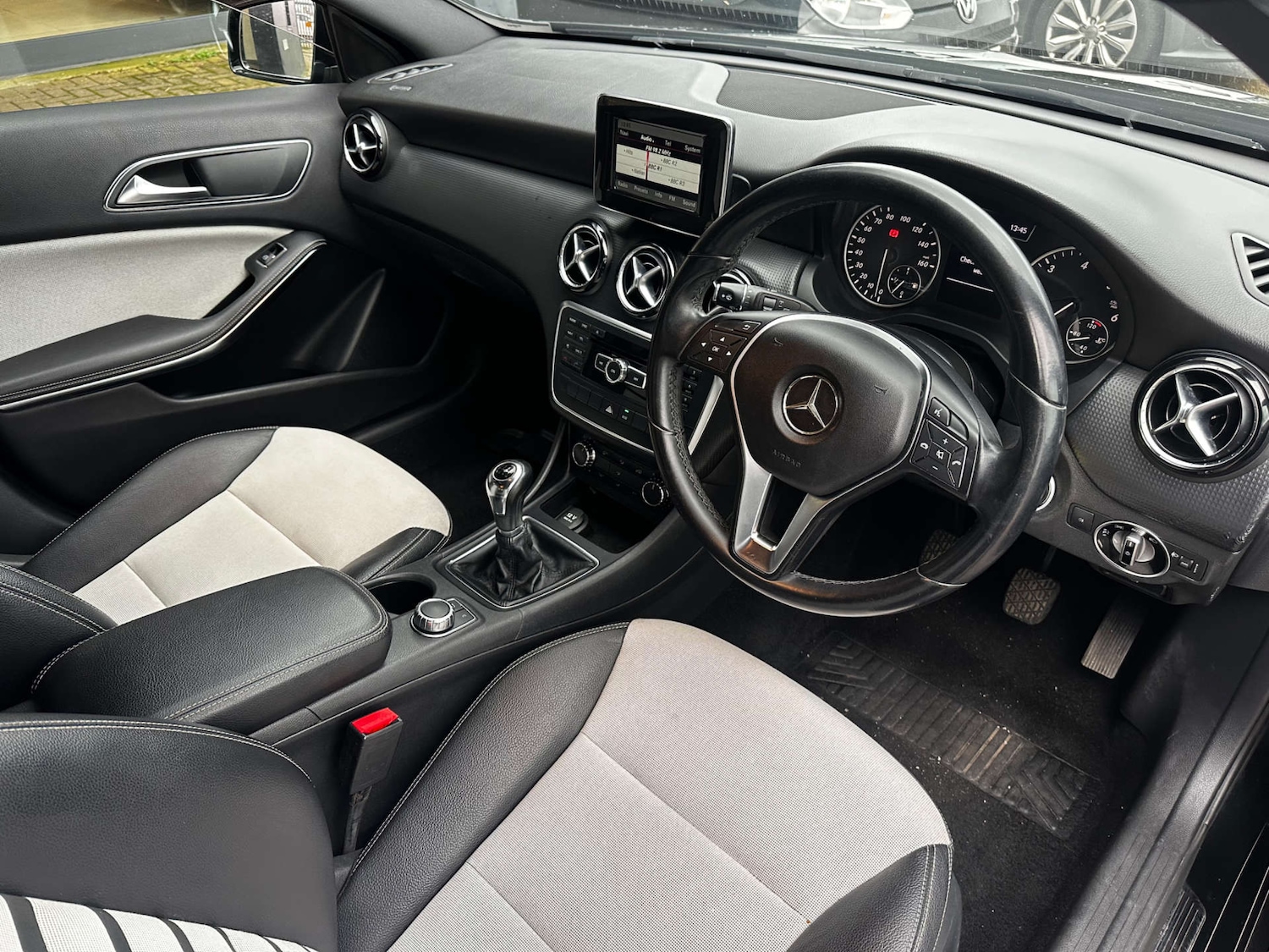 Used Mercedes-Benz A-Class 2013 for sale - 77313735: Photo 3