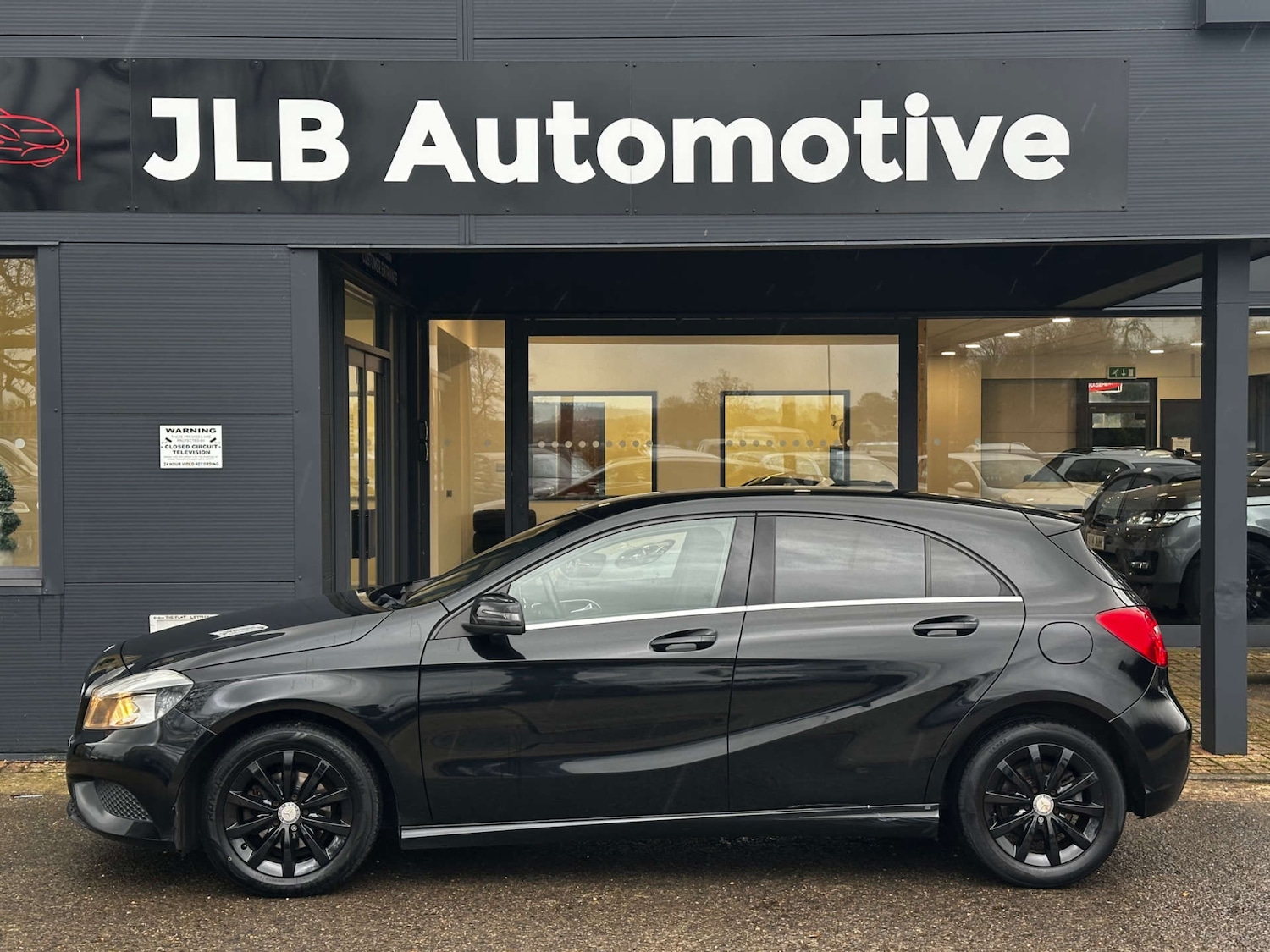 Used Mercedes-Benz A-Class 2013 for sale - 77313735: Photo 9