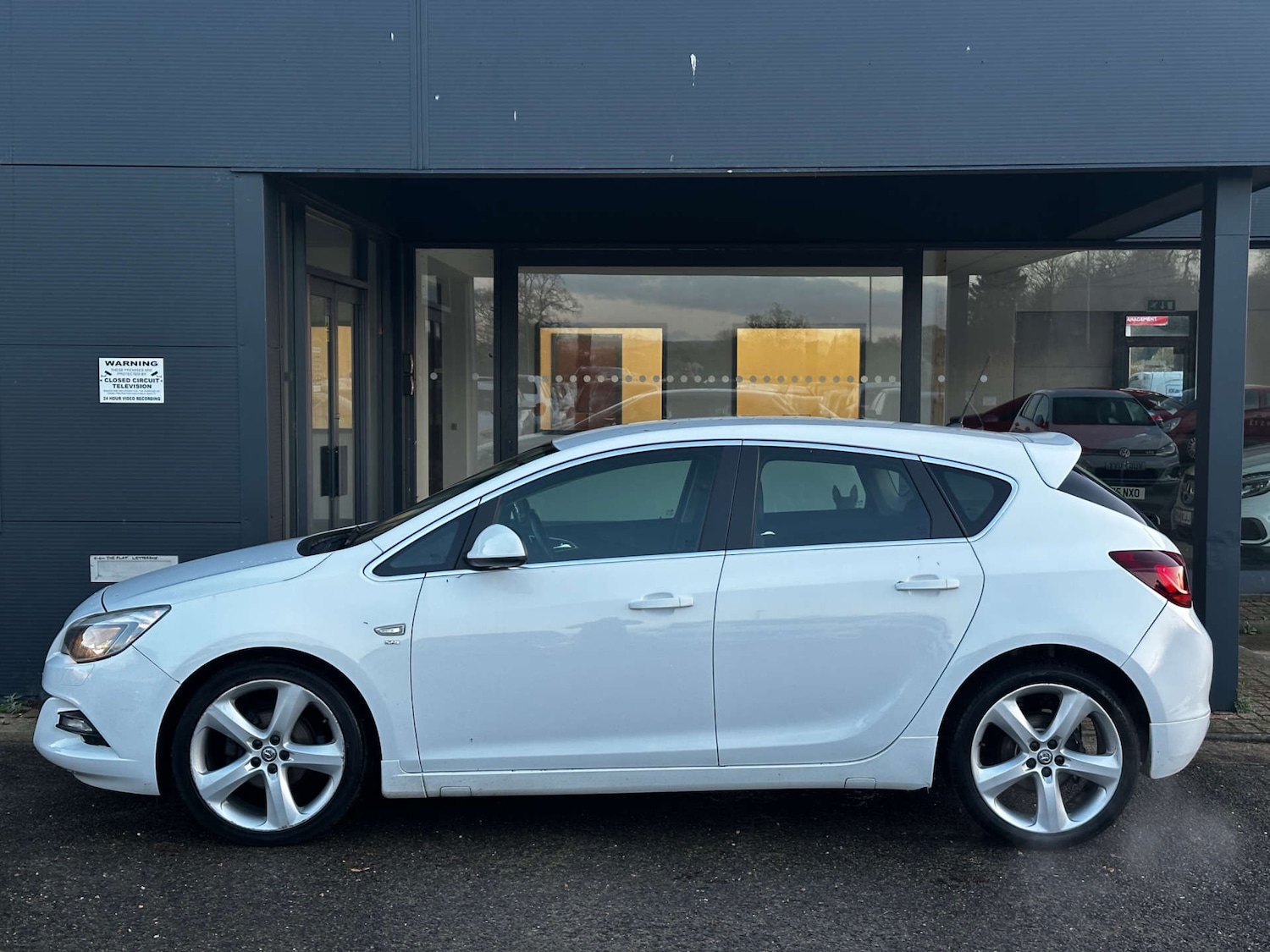 Used Vauxhall Astra 2012 for sale - 76829853: Photo 4