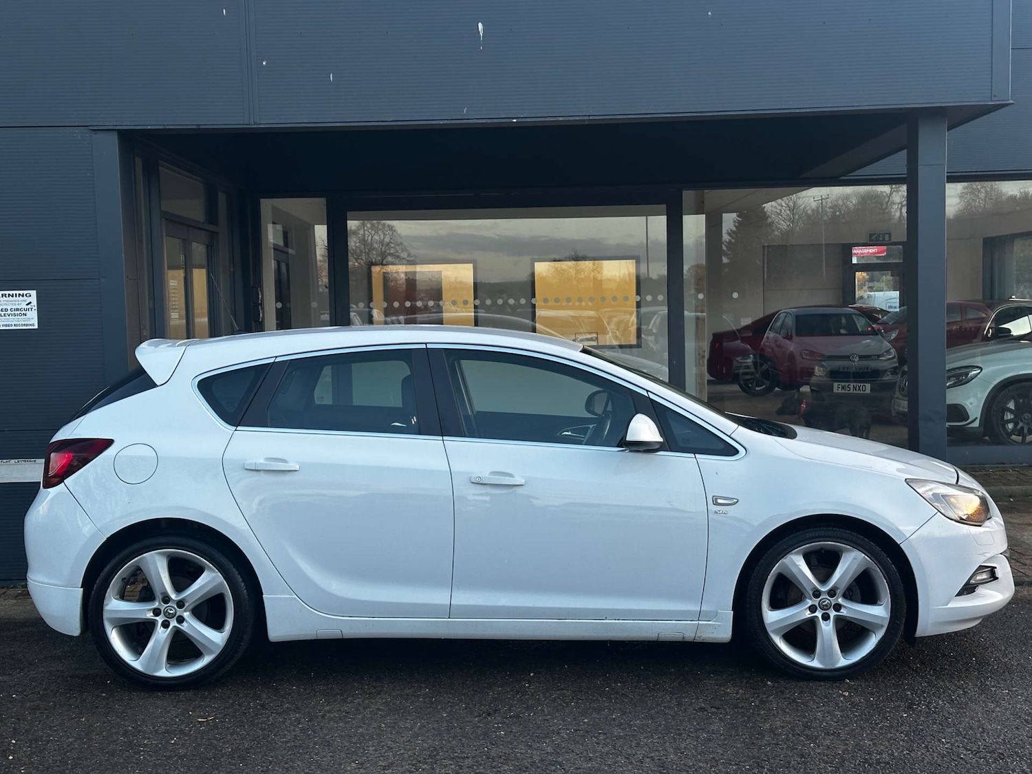Used Vauxhall Astra 2012 for sale - 76829853: Photo 5