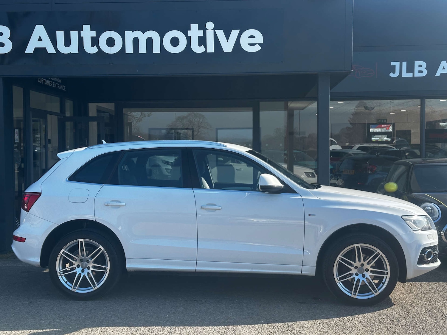 Used Audi Q5 2010 for sale - 77750351: Photo 8