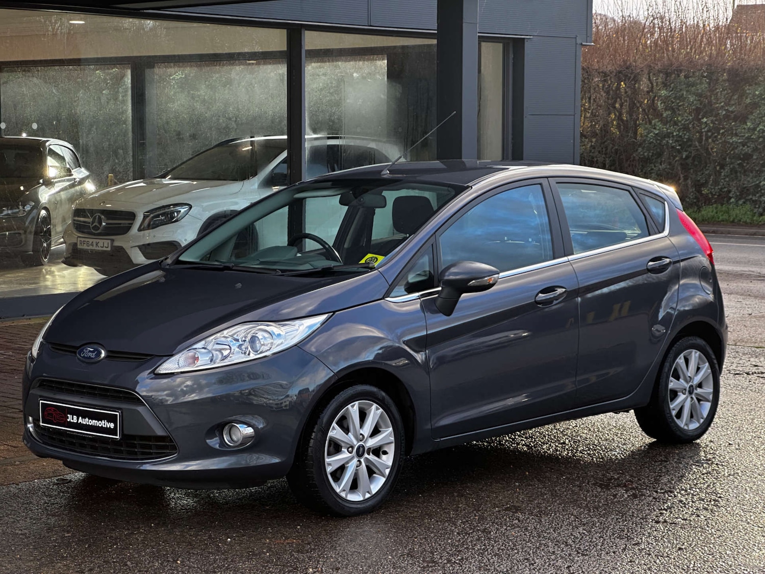 Used Ford Fiesta 2011 for sale - 76830175: Photo 2