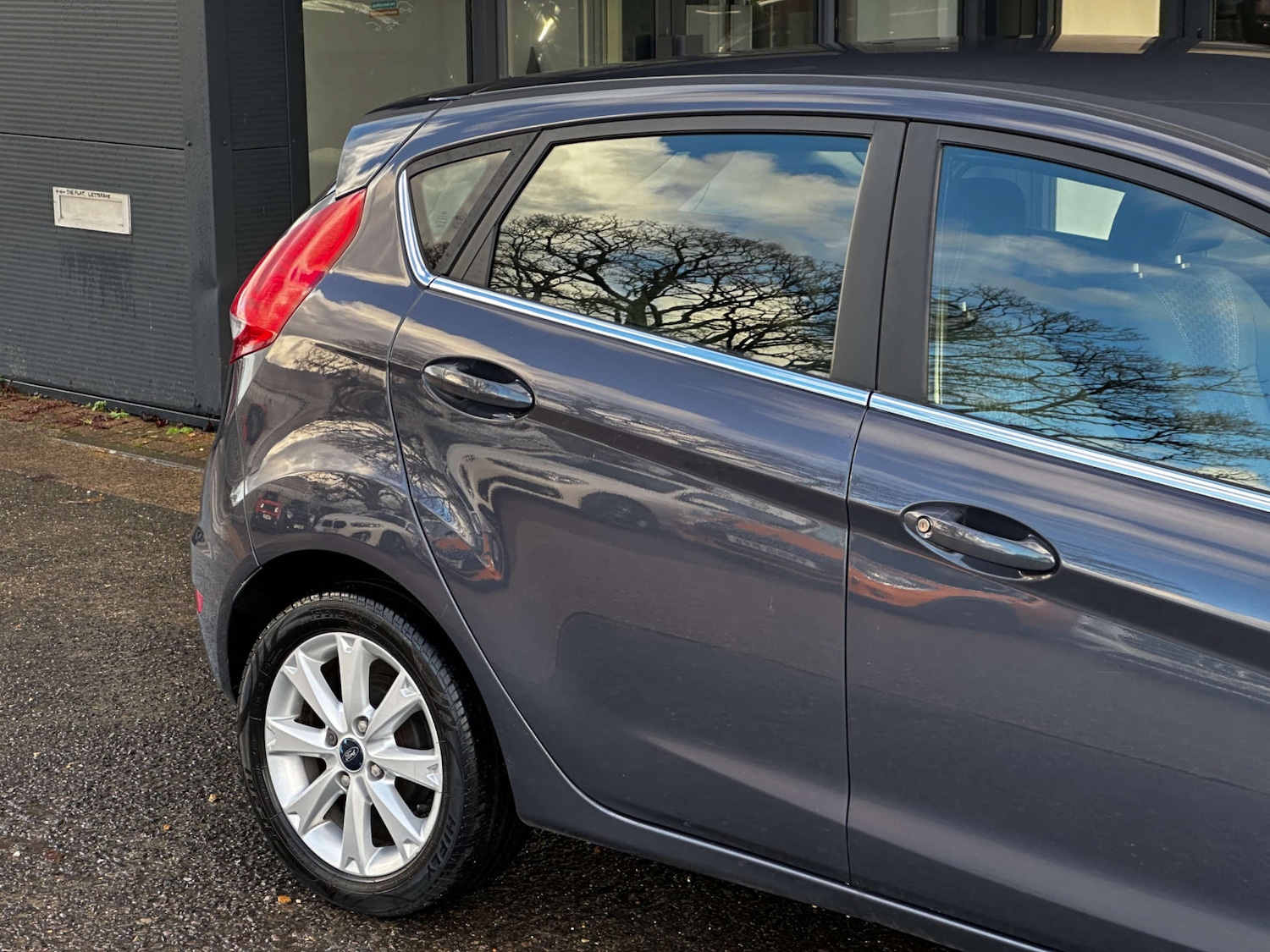 Used Ford Fiesta 2011 for sale - 76830175: Photo 4