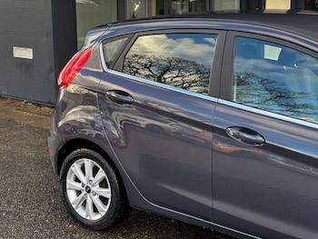 Used Ford Fiesta 2011 for sale - 76830175: Photo