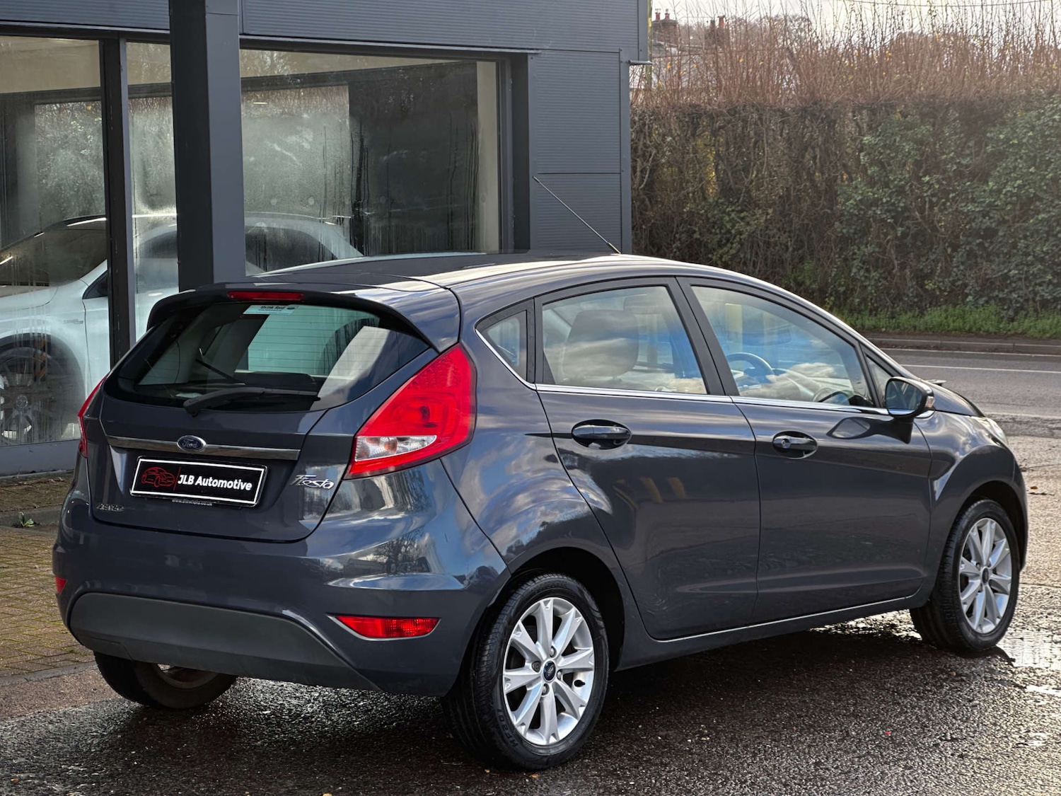 Used Ford Fiesta 2011 for sale - 76830175: Photo 5