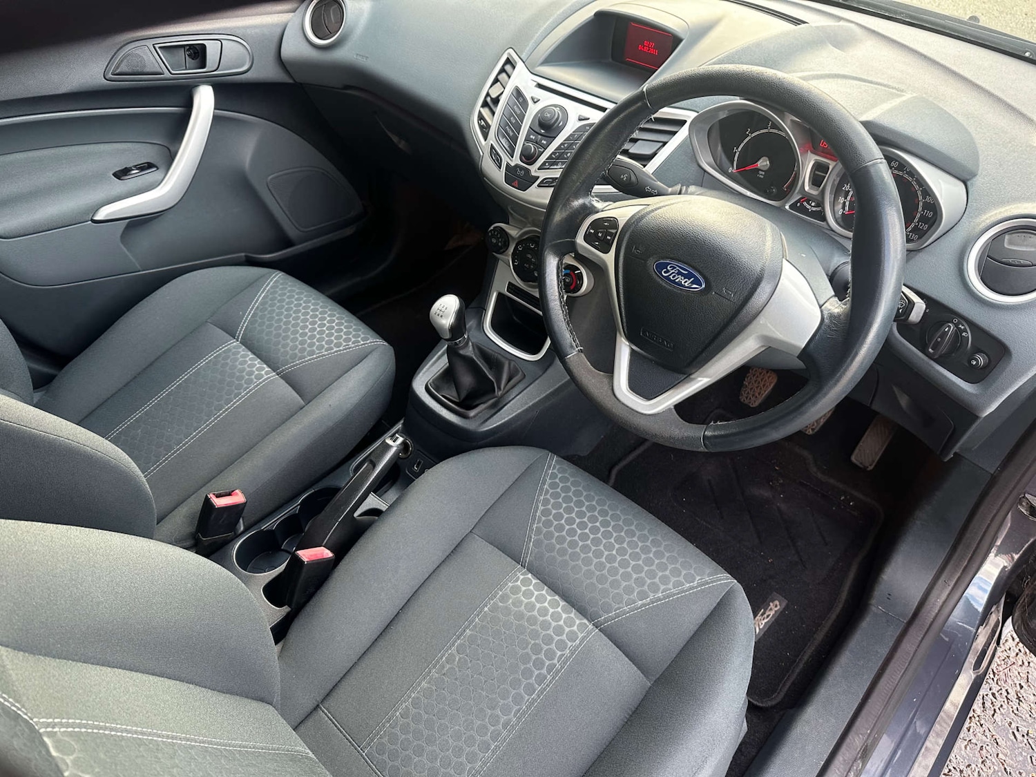 Used Ford Fiesta 2011 for sale - 76830175: Photo 9