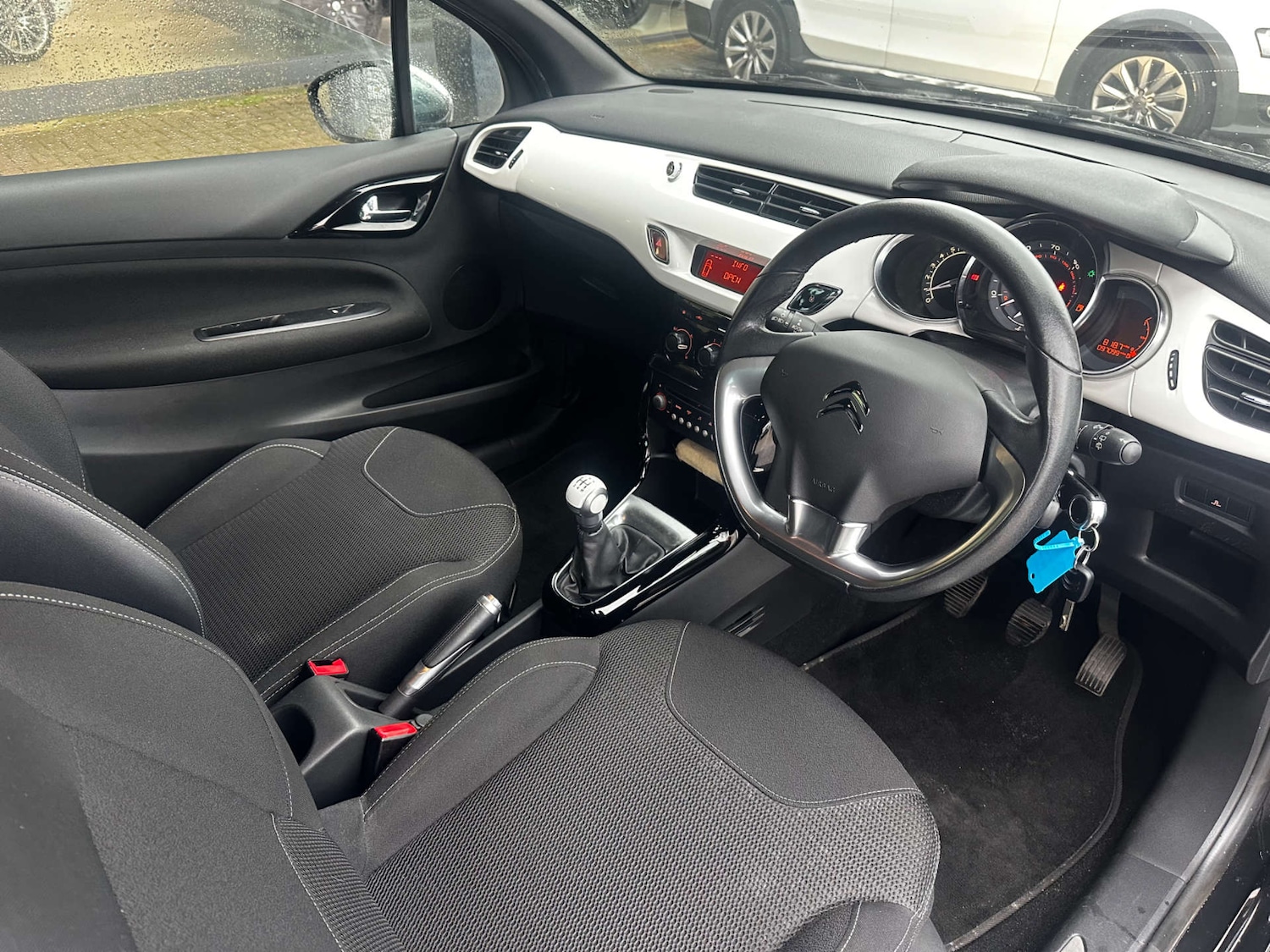 Used Citroen DS3 2011 for sale - 77209998: Photo 3