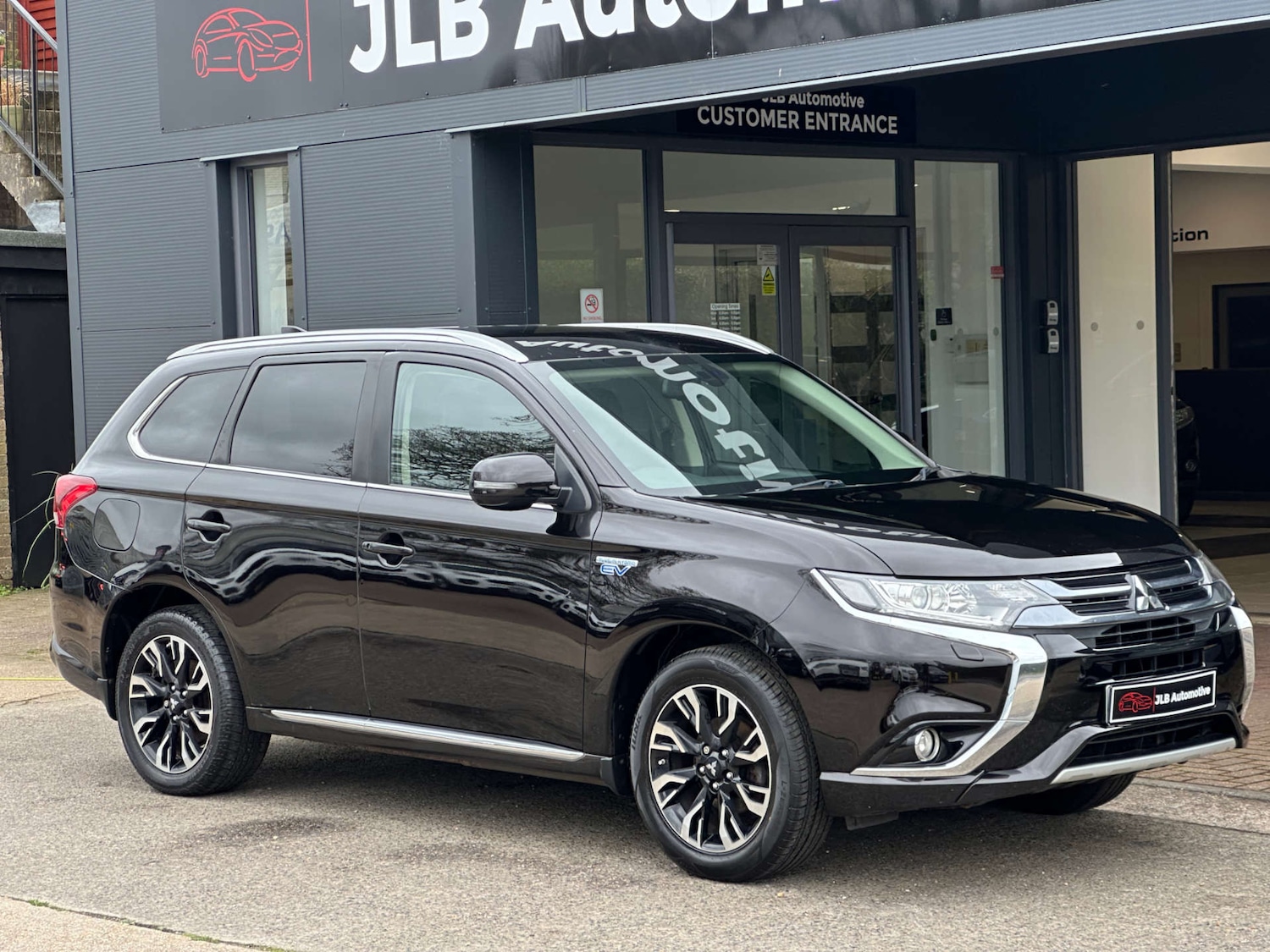 Used Mitsubishi Outlander 2015 for sale - 78124707: Photo 2