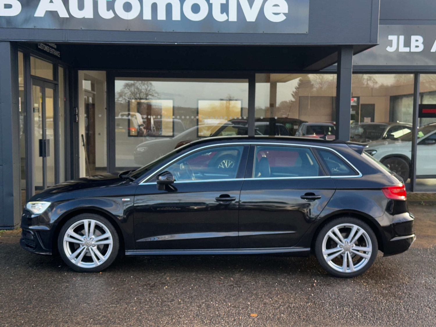 Used Audi A3 2014 for sale - 77022322: Photo 7